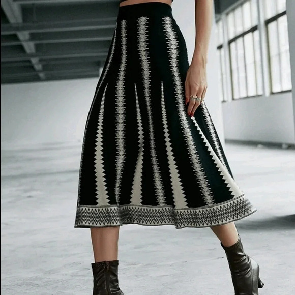Pattern High Waist Knit Skirt